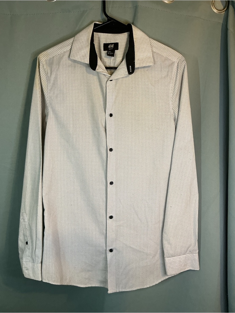 H&M White Micro-Pattern Long-Sleeve Dress Shirt with Black Collar Trim